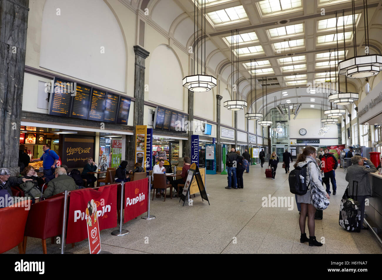 Cardiff Hauptbahnhof Interior Wales Großbritannien Stockfoto