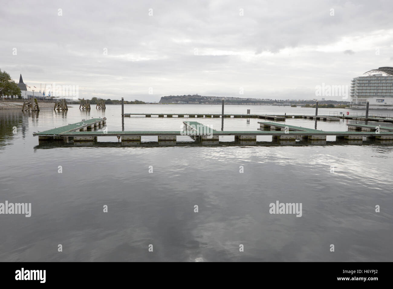 Short-stay Besucher Liegeplätze Cardiff Bay Marina an einem bewölkten Tag Wales Großbritannien Stockfoto