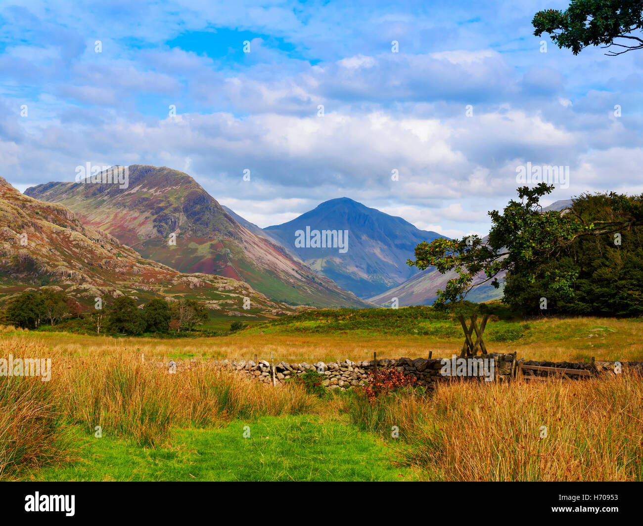 Yewbarrow und großen Giebel von Nether Wasdale, Lake District Stockfoto