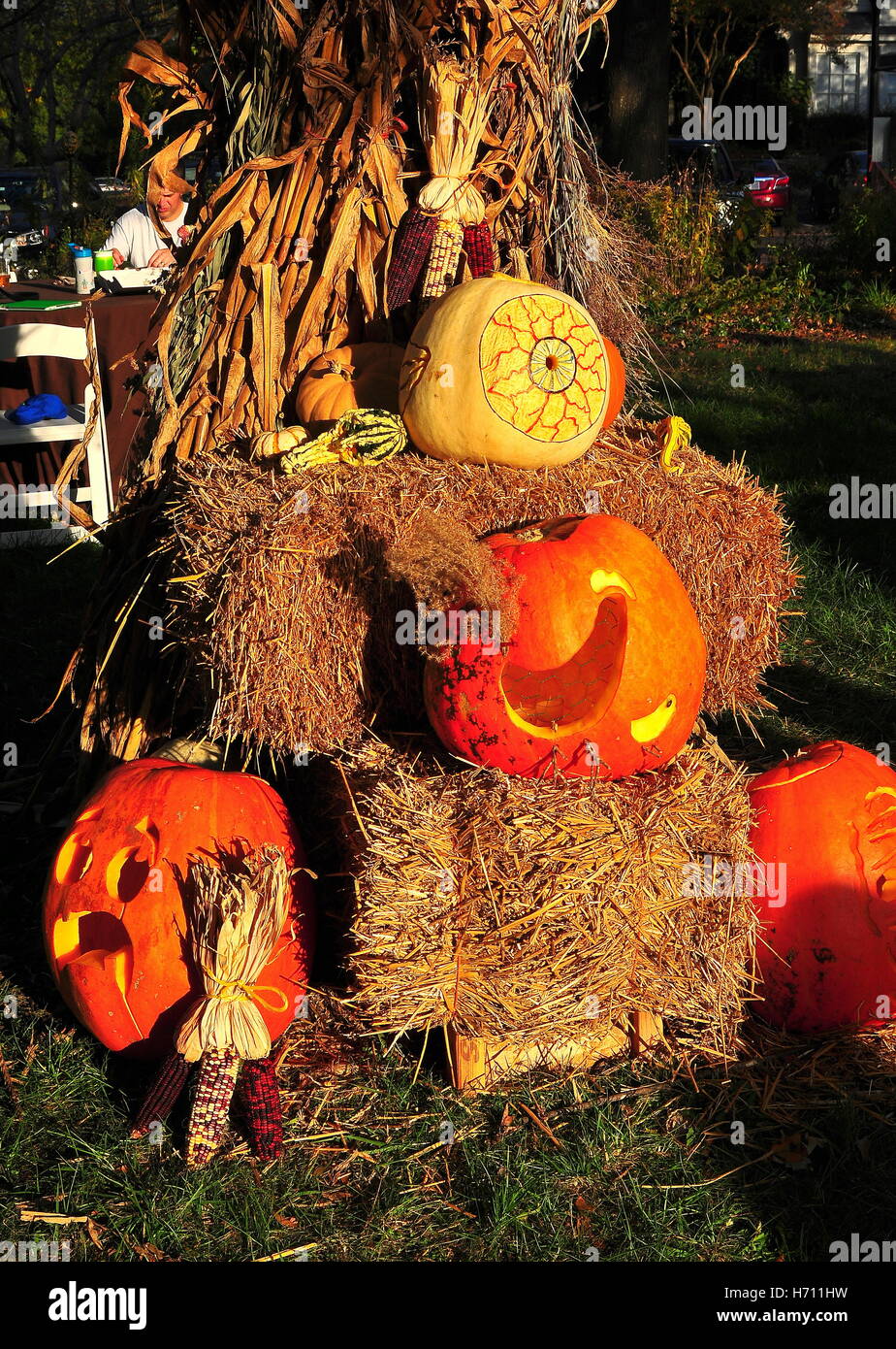 Pittsboro, North Carolina: kunstvoll geschnitzten Jack auf Laternen bei den alljährlich stattfindenden Fearrington Dorf Pumpkinfest Stockfoto