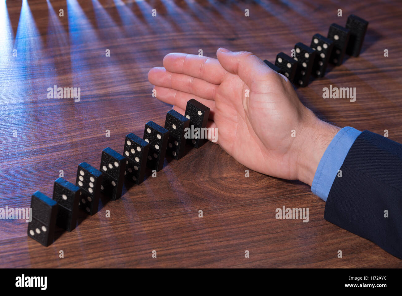 Hand Schreibtisch Geschäftsbeziehungen Deal Transaktion Geschäft Bussiness Arbeit Job Arbeit Beruf Beruf Business Geschäftsmann Stockfoto