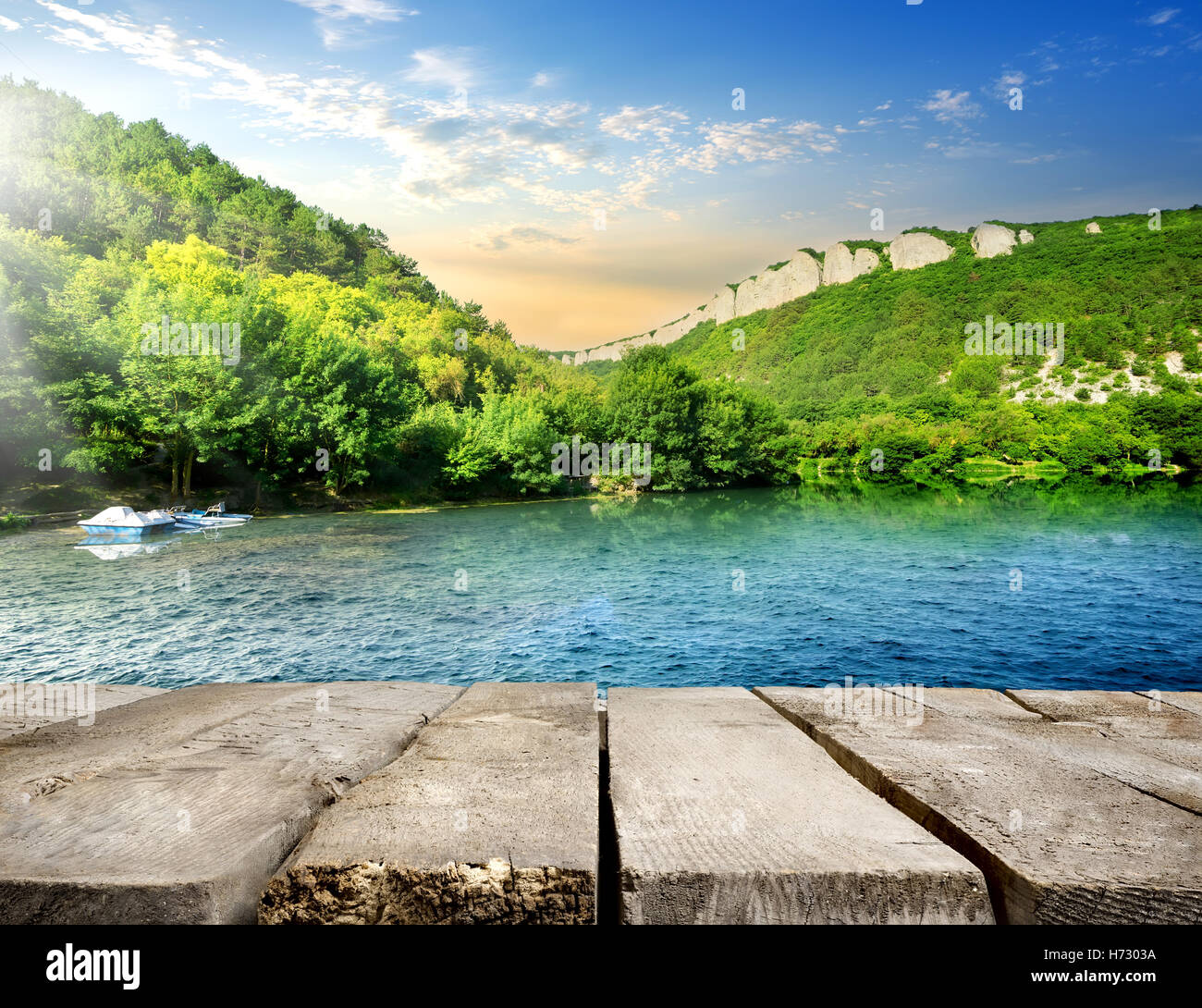 blaue schöne beauteously schöne Umgebung Enviroment Farbe Entspannung Baum Hügel Brücke Sonnenuntergang Wolke Strand Meer Strand Stockfoto