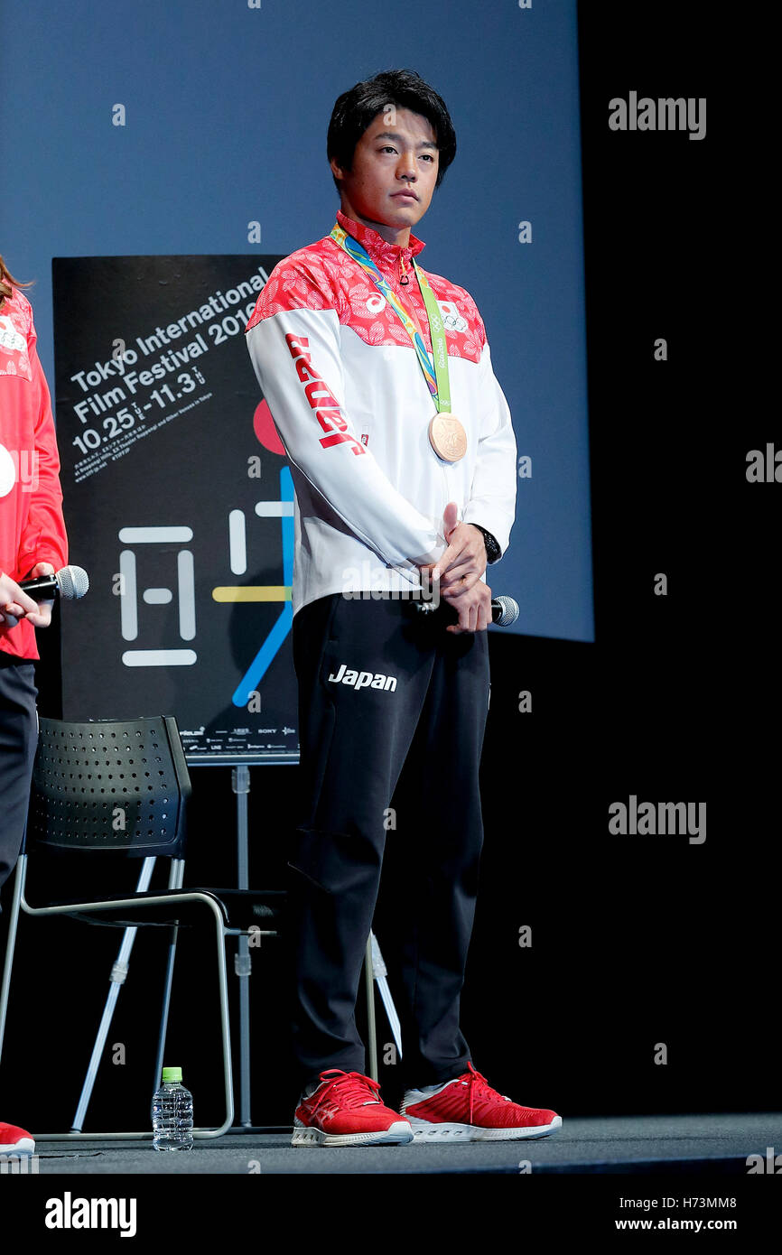 Olympischer Athlet Takuya Haneda (Kanute) besucht eine Talkshow für den Dokumentarfilm Tokyo Olympiade (digital restaurierte Version) bei EX-Theater Roppongi auf 2. November 2016, Tokio, Japan. Gedreht von Regisseur Kon Ichikawa (1915-2008) fängt der Dokumentarfilm die emotionalen Momente der Athleten während der Olympischen Spiele in Tokio im Jahr 1964. Das Screening ist Teil des 29. Tokyo International Film Festival ist eines der größten Filmfestivals in Asien von 25 Oktober bis 3 November laufen. (Foto von Rodrigo Reyes Marin/AFLO) Stockfoto