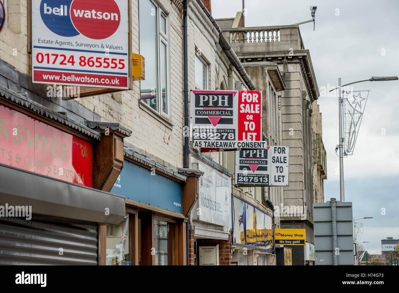 Leere Läden für Verkauf/Vermietung auf High Street Scunthorpe, Lincolnshire Stockfoto