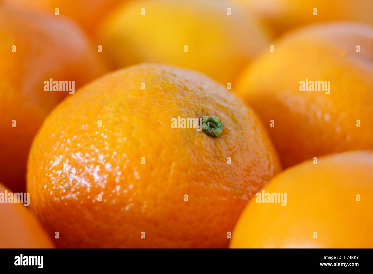 Mandarinen mit selektiven Fokus ungeschält Stockfoto