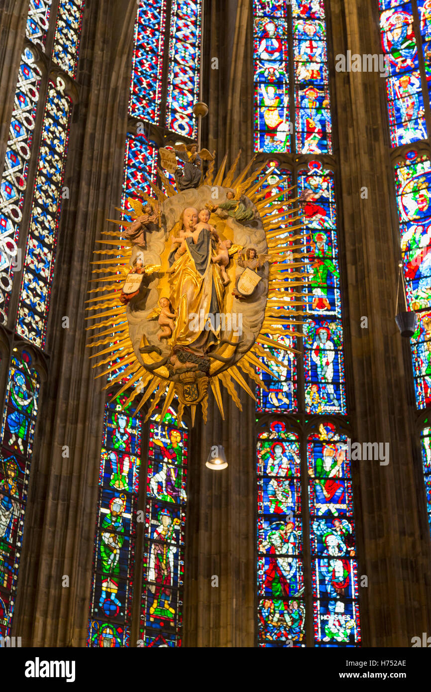 Innere des Aachener Dom (UNESCO-Weltkulturerbe), Aachen, Nordrhein Westfalen, Deutschland Stockfoto