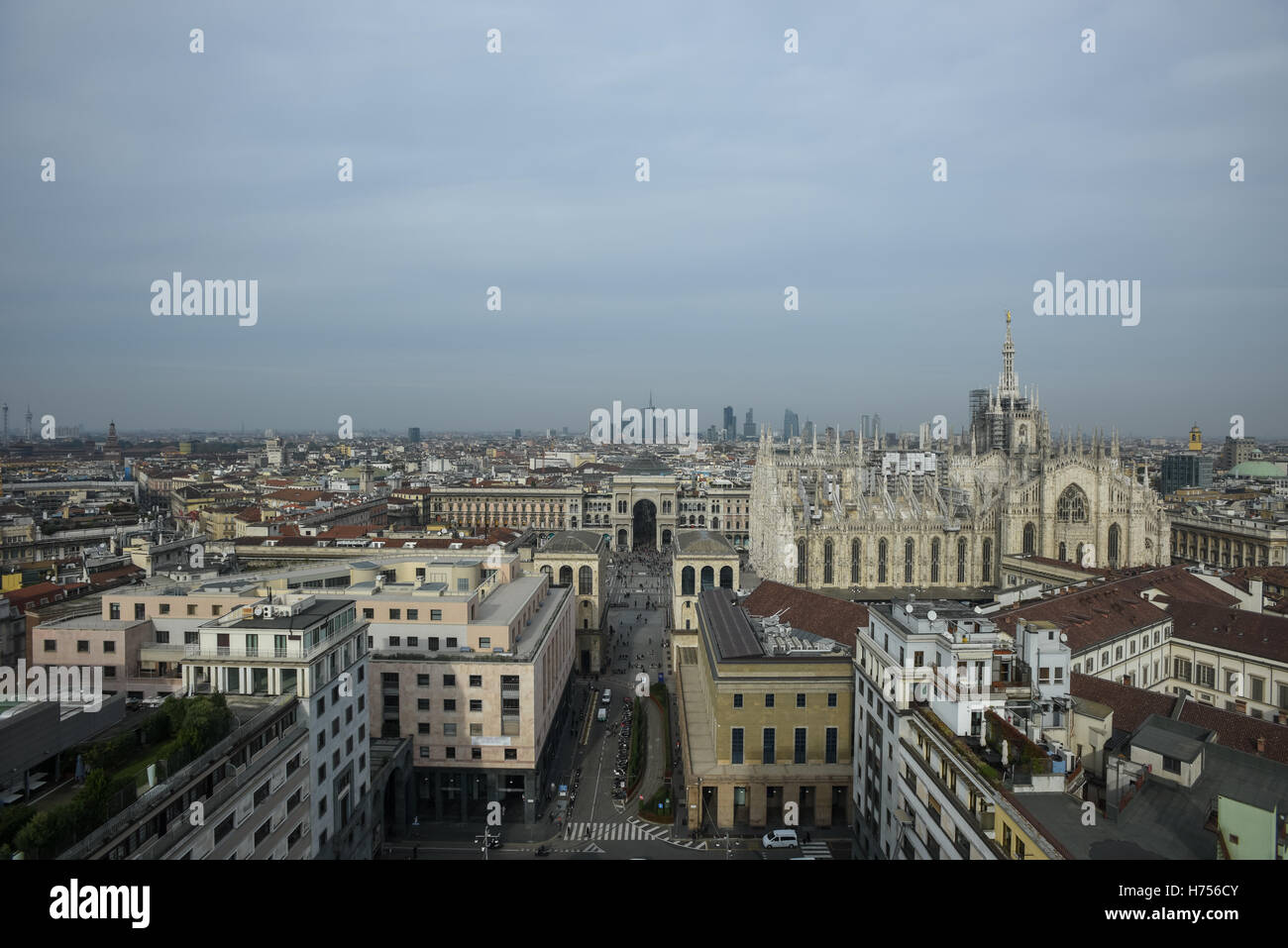 Neue Milan Skyline. Das Bild zeigt den Dom und den neuen Gebäuden des Bezirks Garibaldi. Ende 2016 Stockfoto
