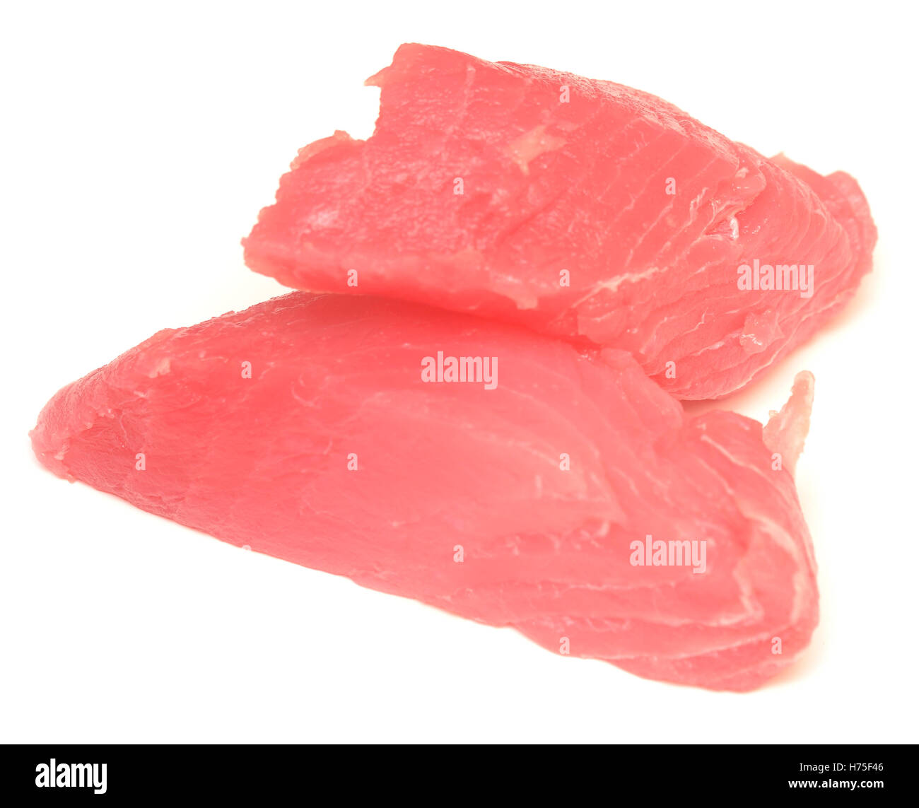 frisches Fleisch von Thunfisch isoliert auf weißem Hintergrund Stockfoto