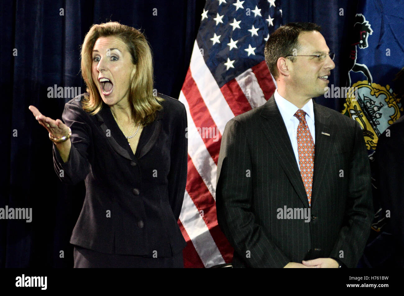 Vize-Präsident Joe Biden und Haus demokratische Führer Nancy Pelosi Überschrift Philadelphia demokratische City Committee Jefferson-Ja Stockfoto