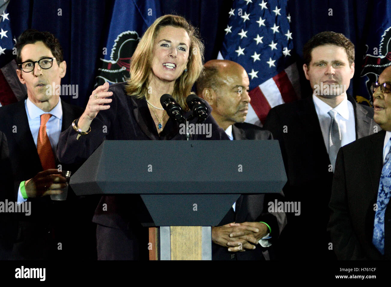 Vize-Präsident Joe Biden und Haus demokratische Führer Nancy Pelosi Überschrift Philadelphia demokratische City Committee Jefferson-Ja Stockfoto