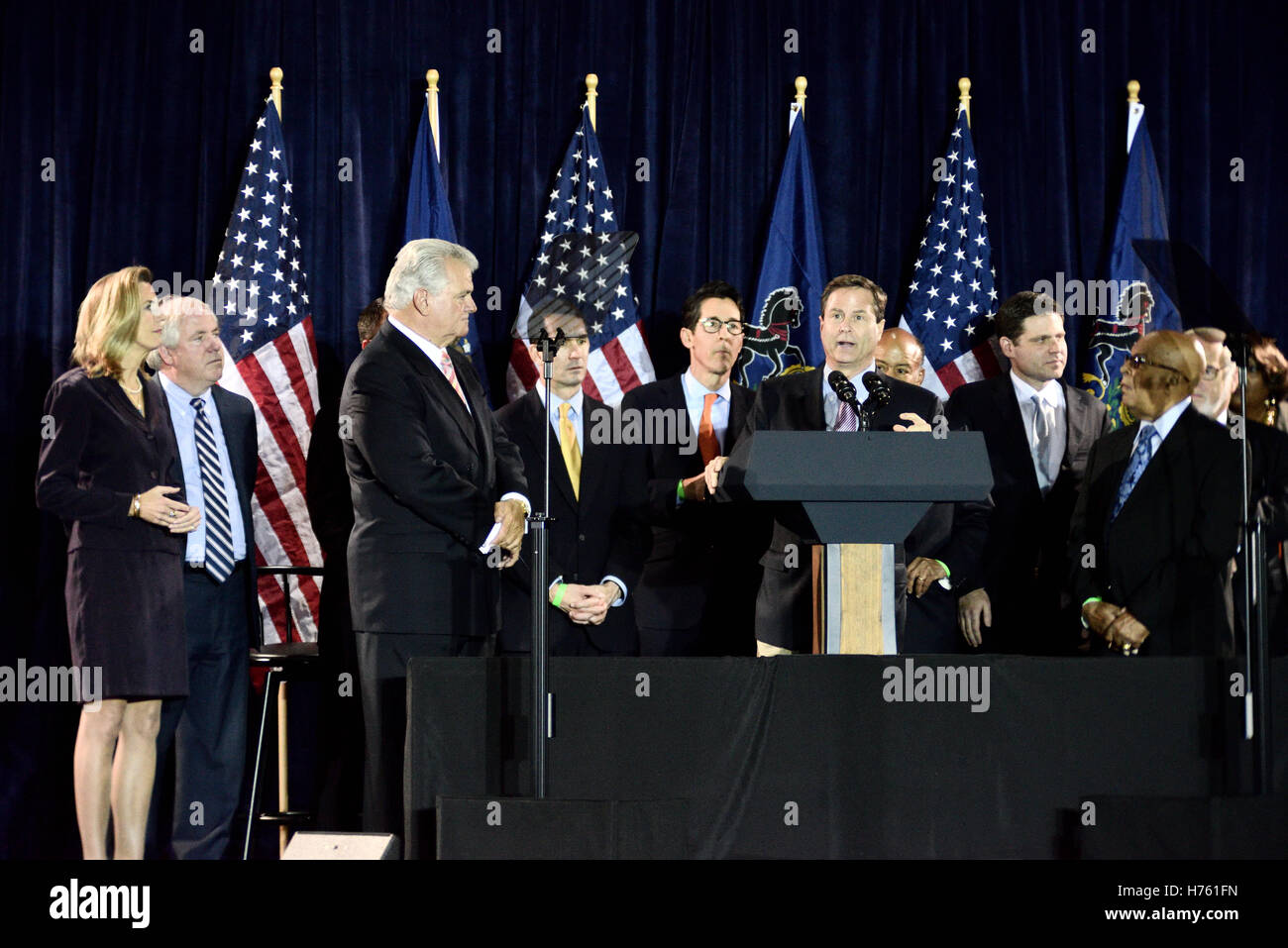Vize-Präsident Joe Biden und Haus demokratische Führer Nancy Pelosi Überschrift Philadelphia demokratische City Committee Jefferson-Ja Stockfoto
