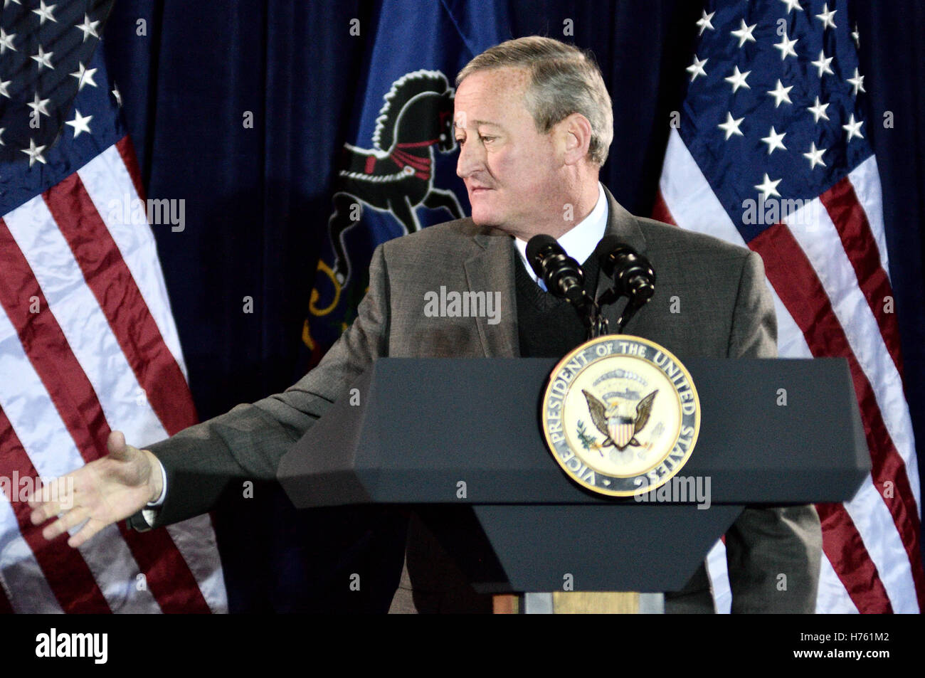 Vize-Präsident Joe Biden und Haus demokratische Führer Nancy Pelosi Überschrift Philadelphia demokratische City Committee Jefferson-Ja Stockfoto
