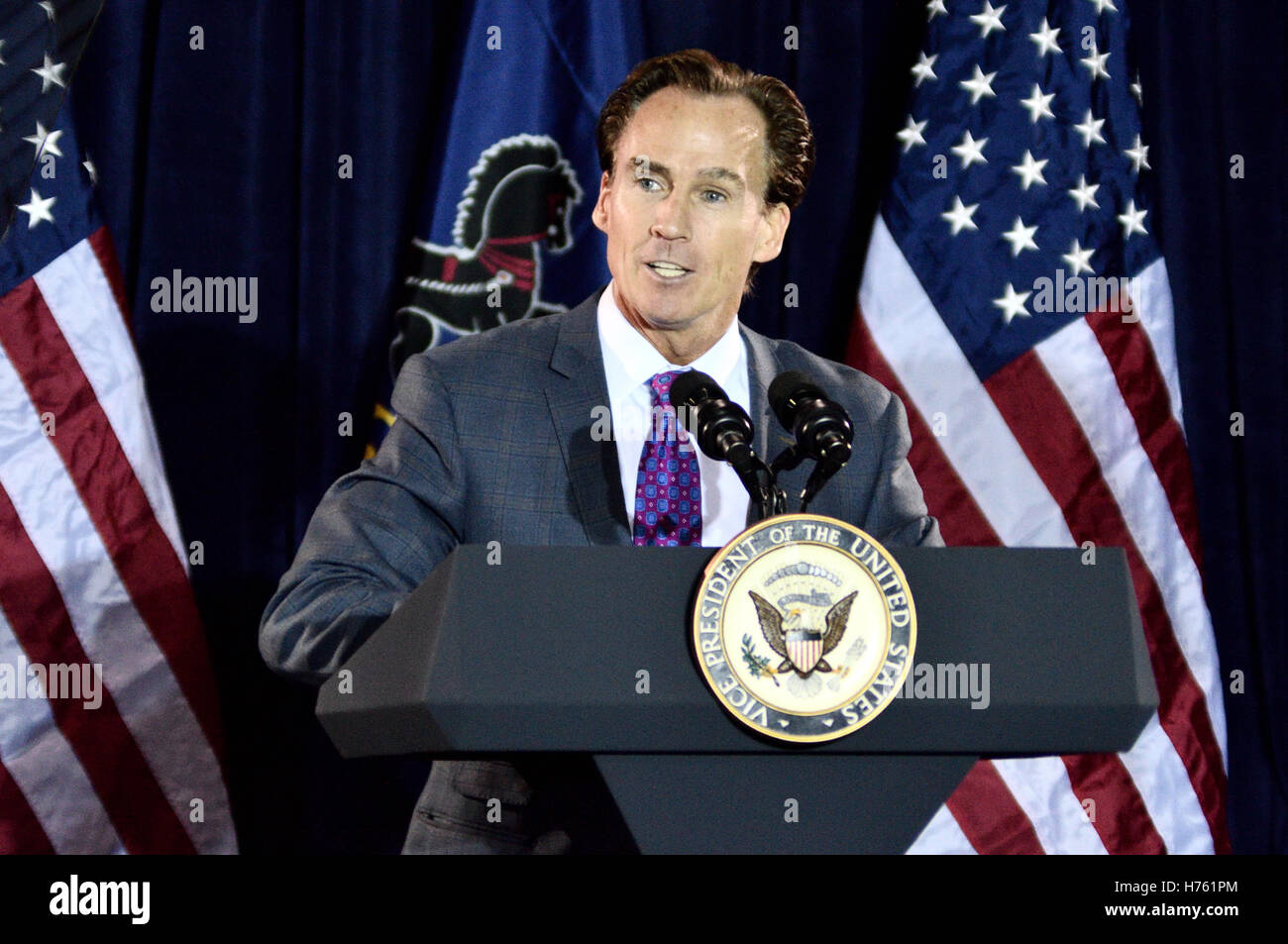 Vize-Präsident Joe Biden und Haus demokratische Führer Nancy Pelosi Überschrift Philadelphia demokratische City Committee Jefferson-Ja Stockfoto