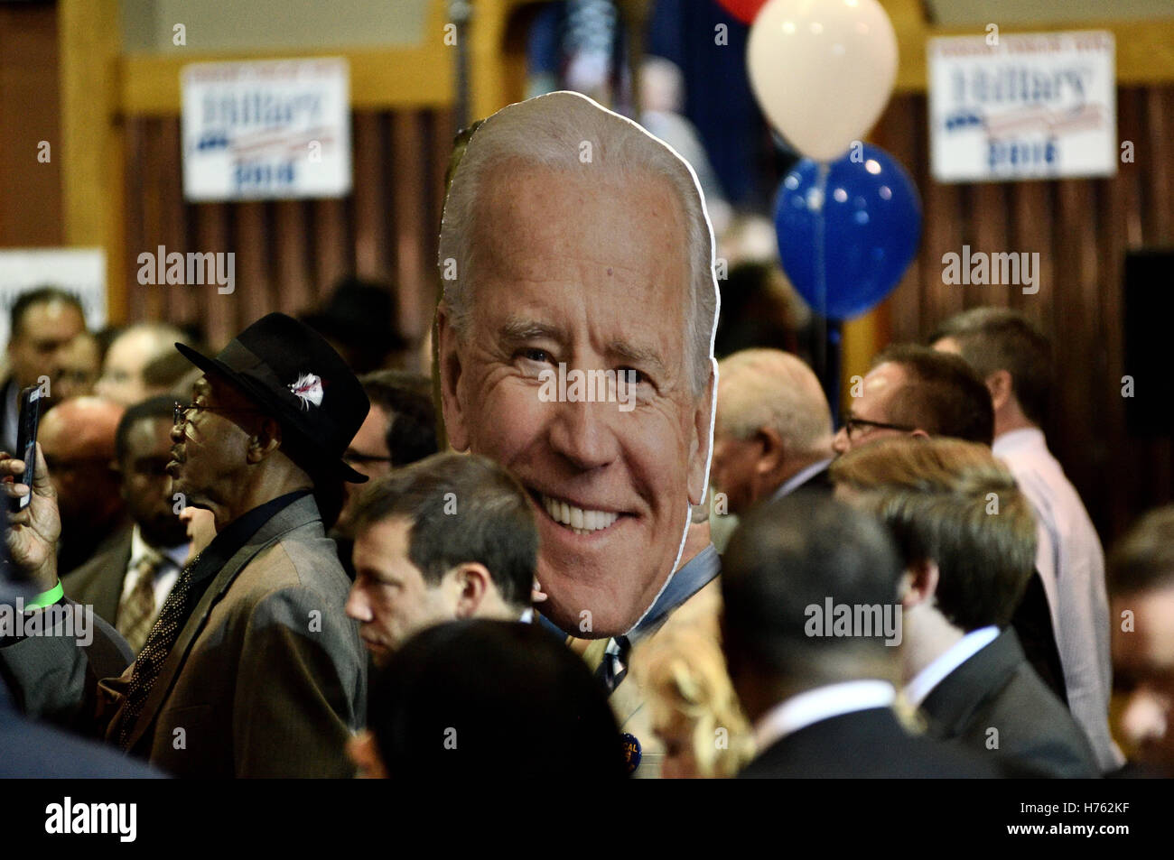 Vize-Präsident Joe Biden und Haus demokratische Führer Nancy Pelosi Überschrift Philadelphia demokratische City Committee Jefferson-Ja Stockfoto