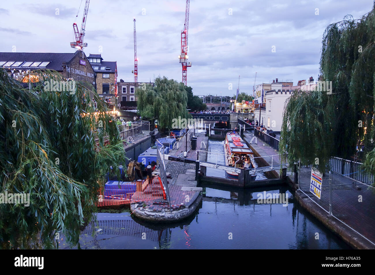 Camden Lock ist auch bekannt als Hampstead Road Schlösser eines der wichtigsten touristischen Attraktionen für das Nachtleben im Zentrum von London. Stockfoto