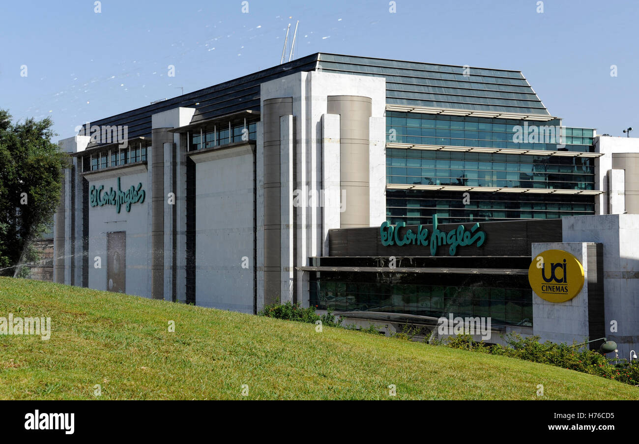 El Corte Ingles Einkaufszentrum, in der Nähe von UCI Kinos, Amalia Rodriges Garten Park Edward VII, Lisboa, Lissabon, Portugal Stockfoto