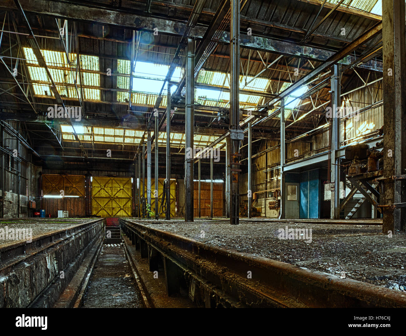 Verlassenen Eisenbahn-Workshop, urban Exploration, hdr Stockfoto
