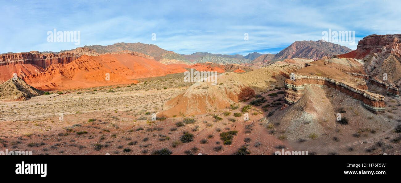 Blick auf die Felsformationen in der Quebrada de Las Conchas in der Nähe von Cafayate, Provinz Salta, Argentinien Stockfoto