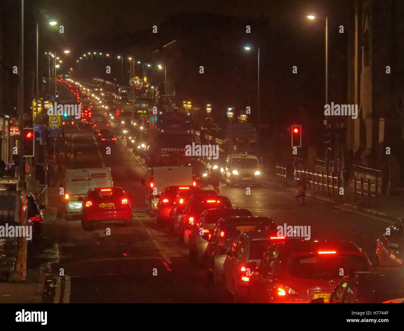 Schwere Nacht Verkehrs- und großen westlichen Stockfoto