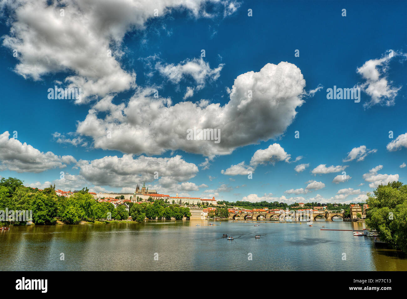 Skyline der Stadt und Moldau, Prag, Tschechische Republik Stockfoto