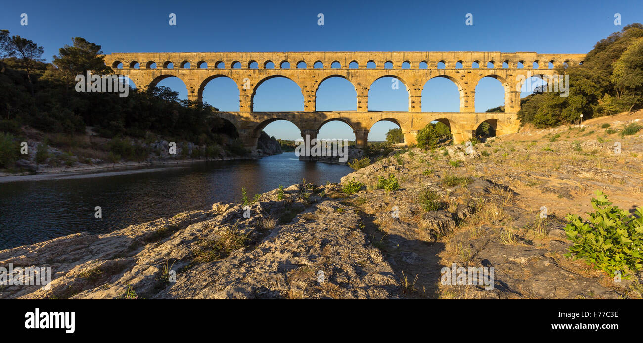 Pont Du Gard Aquädukt über Fluss Gardon, Frankreich Stockfoto