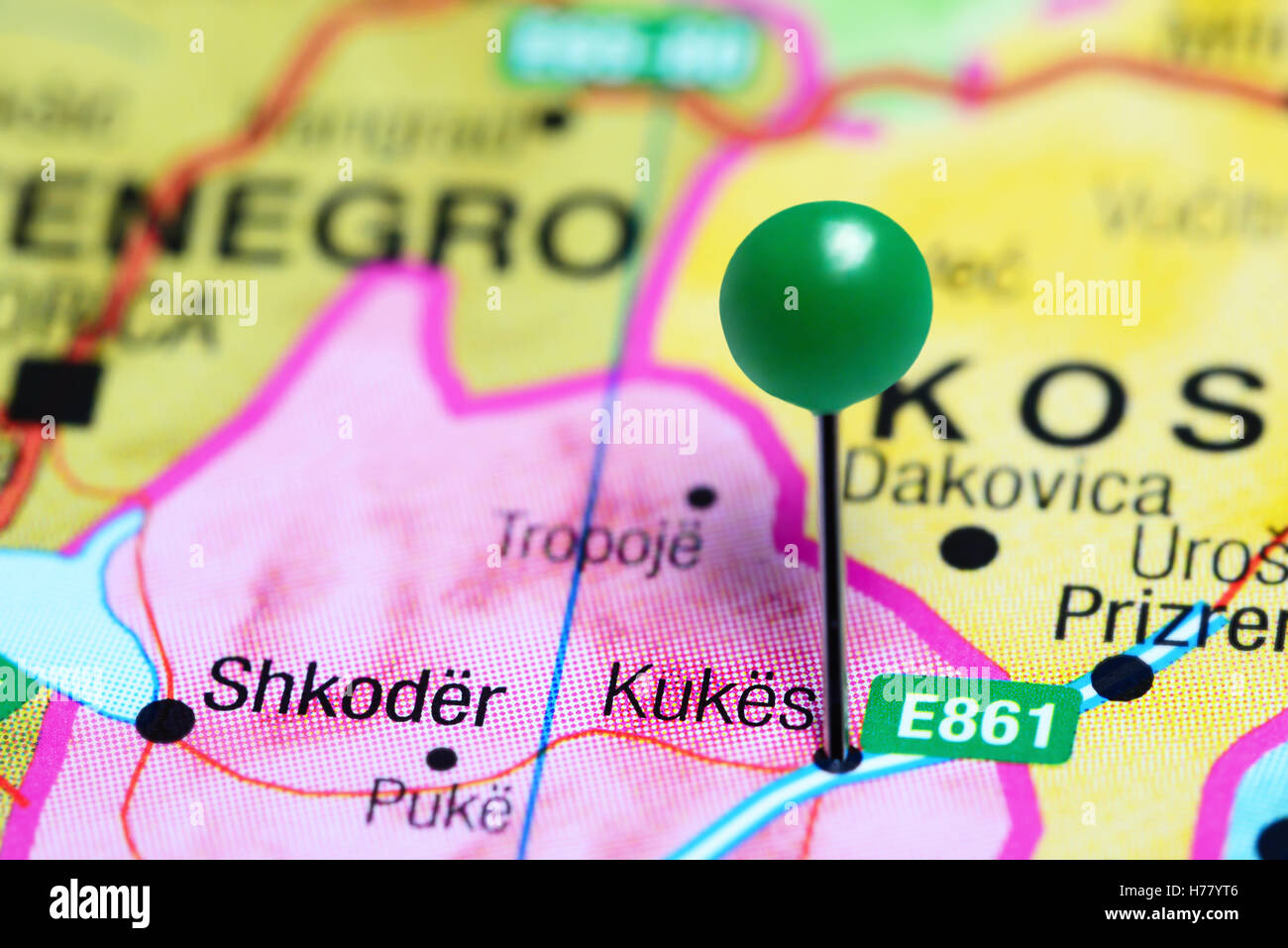 Kukes fixiert auf einer Karte von Albanien Stockfoto
