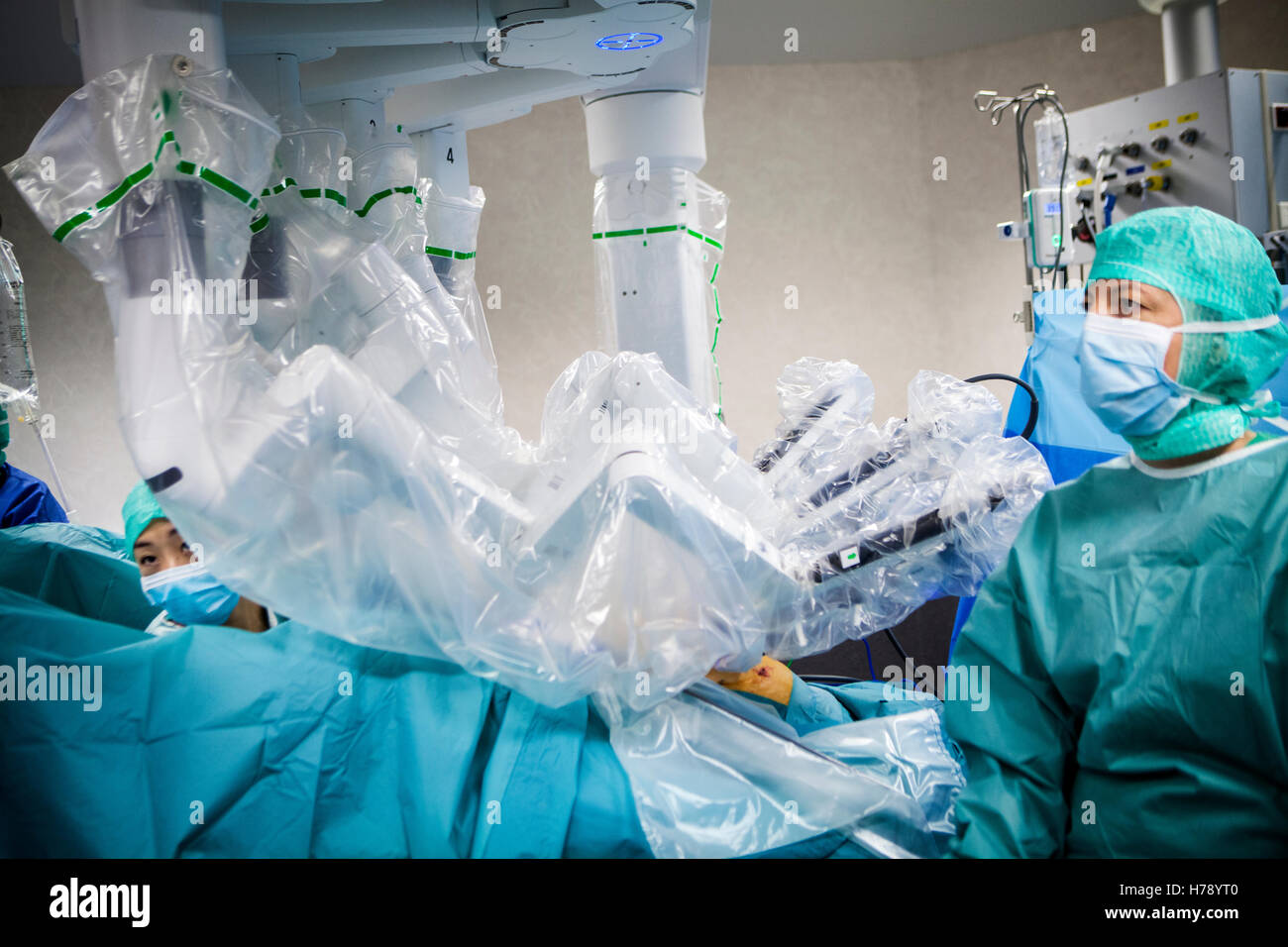 ROBOTER-ASSISTIERTE CHIRURGIE Stockfoto