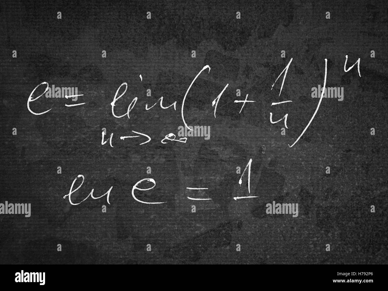 Zahl e ist eine Basis des natürlichen Logarithmus als Begrenzung der unendlichen Reihe Stockfoto