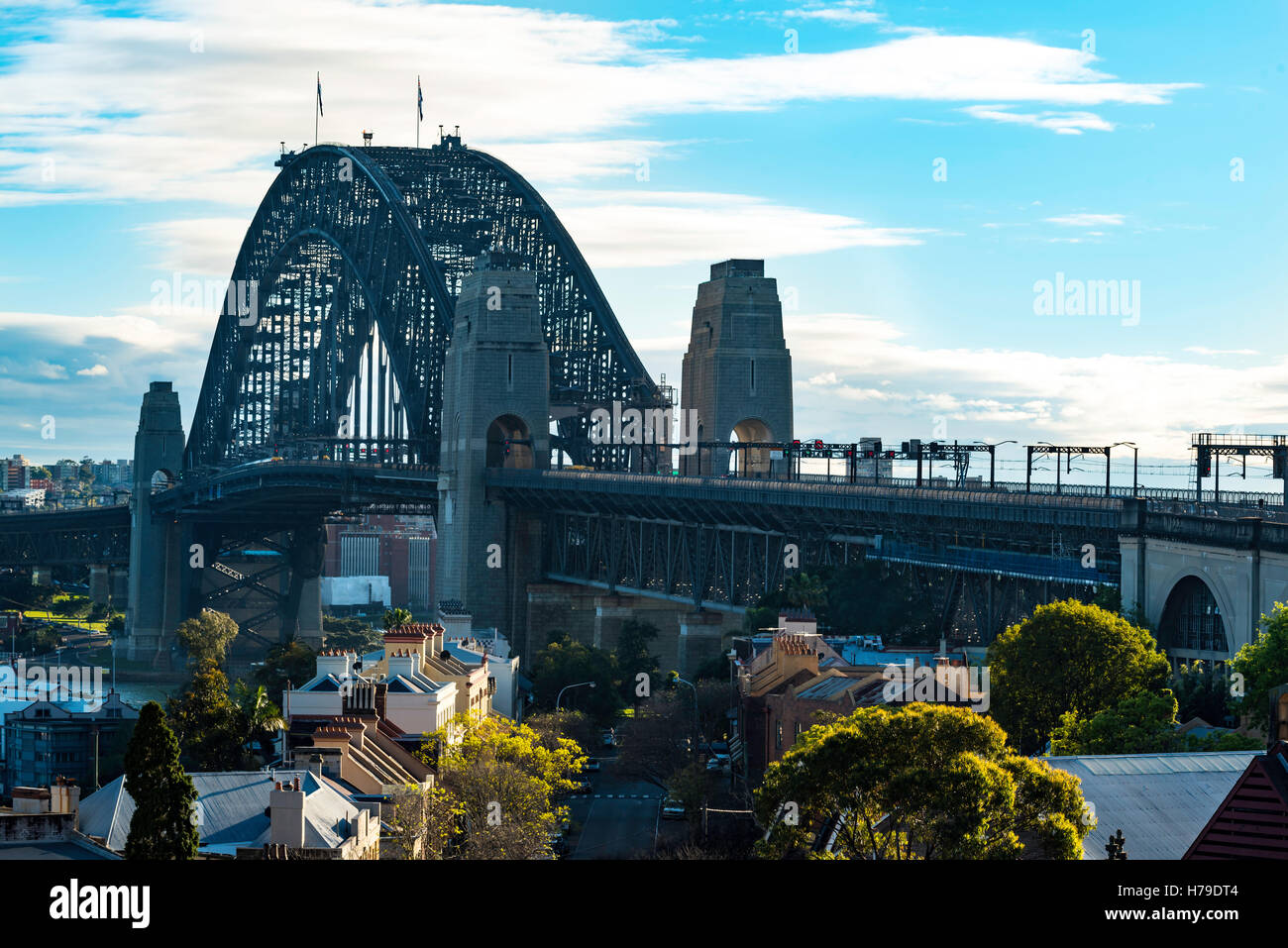 Der Südwest-Blick auf die Sydney Harbour Bridge, fotografiert vom Observatory Hill Stockfoto