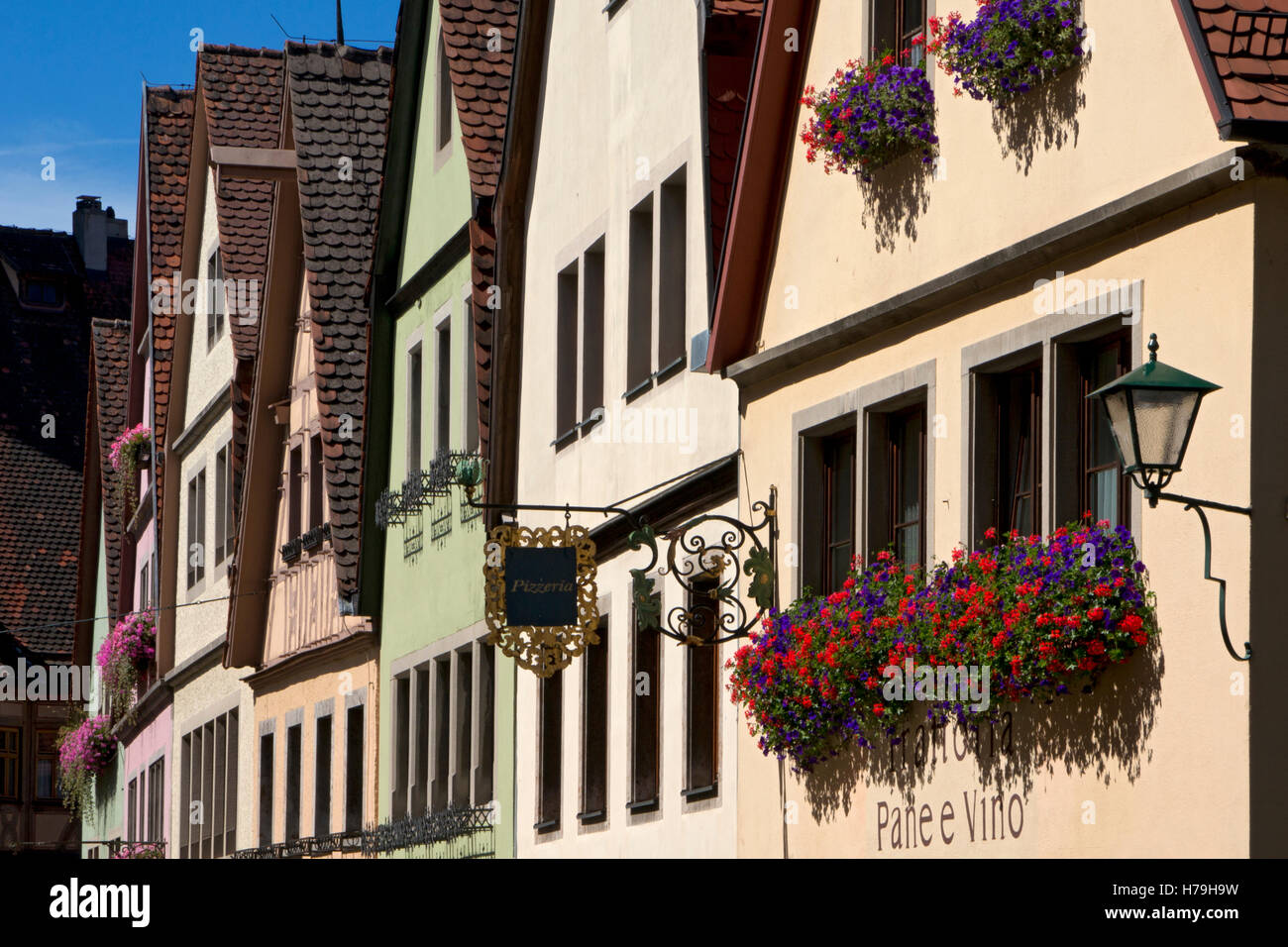 Nahaufnahme der alten Architektur in Rothenburg Ob der Tauber, mittelalterliche Stadt, Bayern, Deutschland Stockfoto