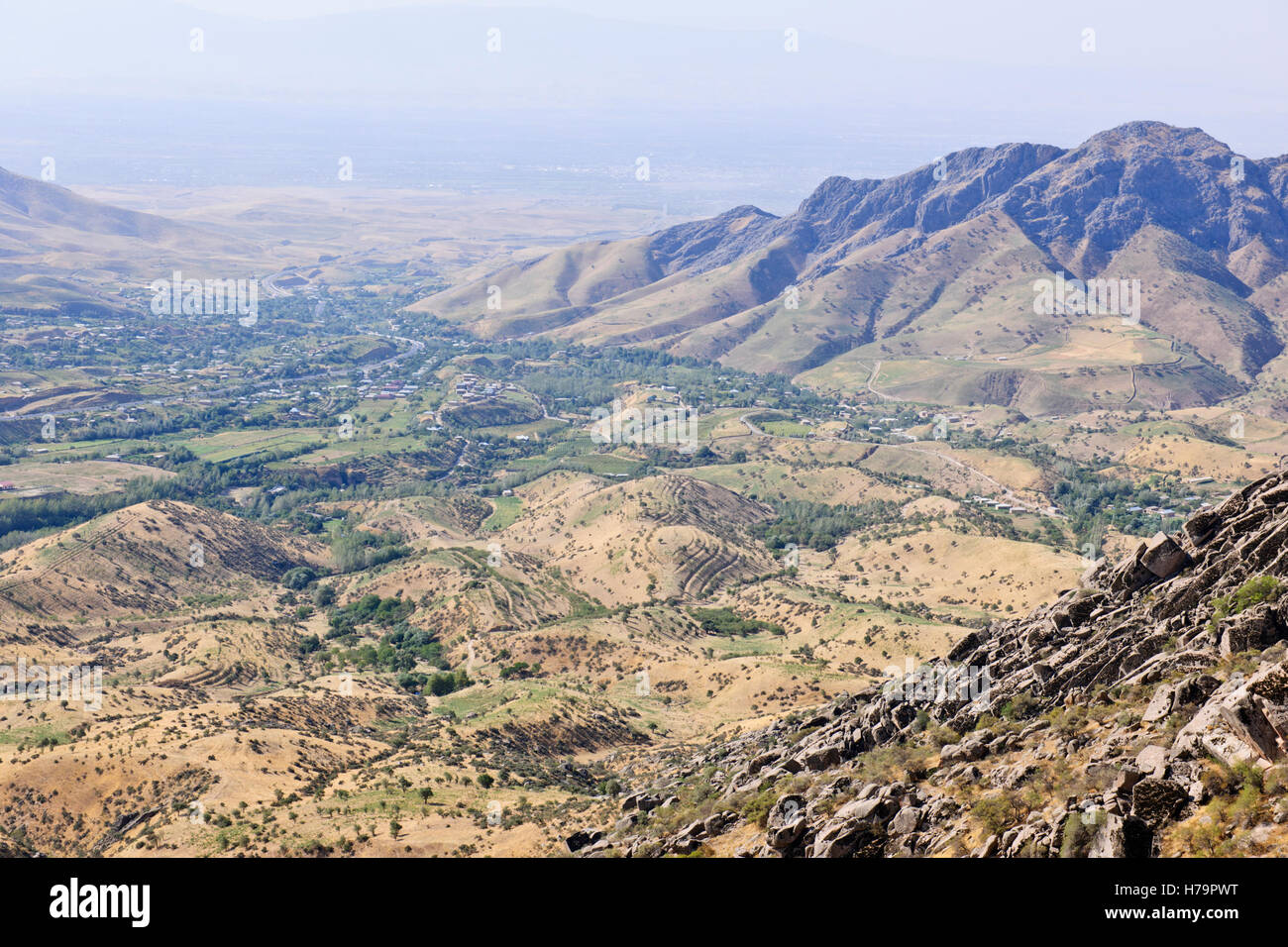 Pass, Tal, Gewürzen, Nüssen, getrocknete Früchte zum Verkauf über Samakand auf M-39 Süden, Shakhirisabz, Shahrisabz, Usbekistan, Zentralasien Stockfoto