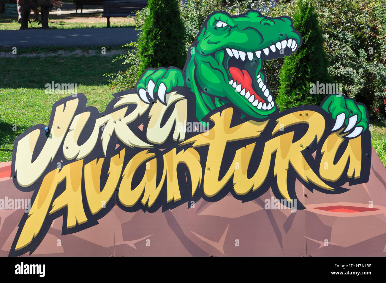 Wegweiser des Jura Avantura-Dinosaurier-Ausstellung in der Festung Kalemegdan in Belgrad, Serbien Stockfoto