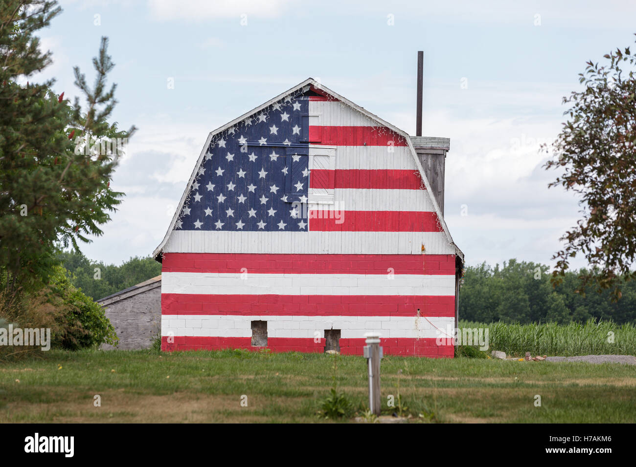 Patriotische Scheune im westlichen New York State, USA. Stockfoto
