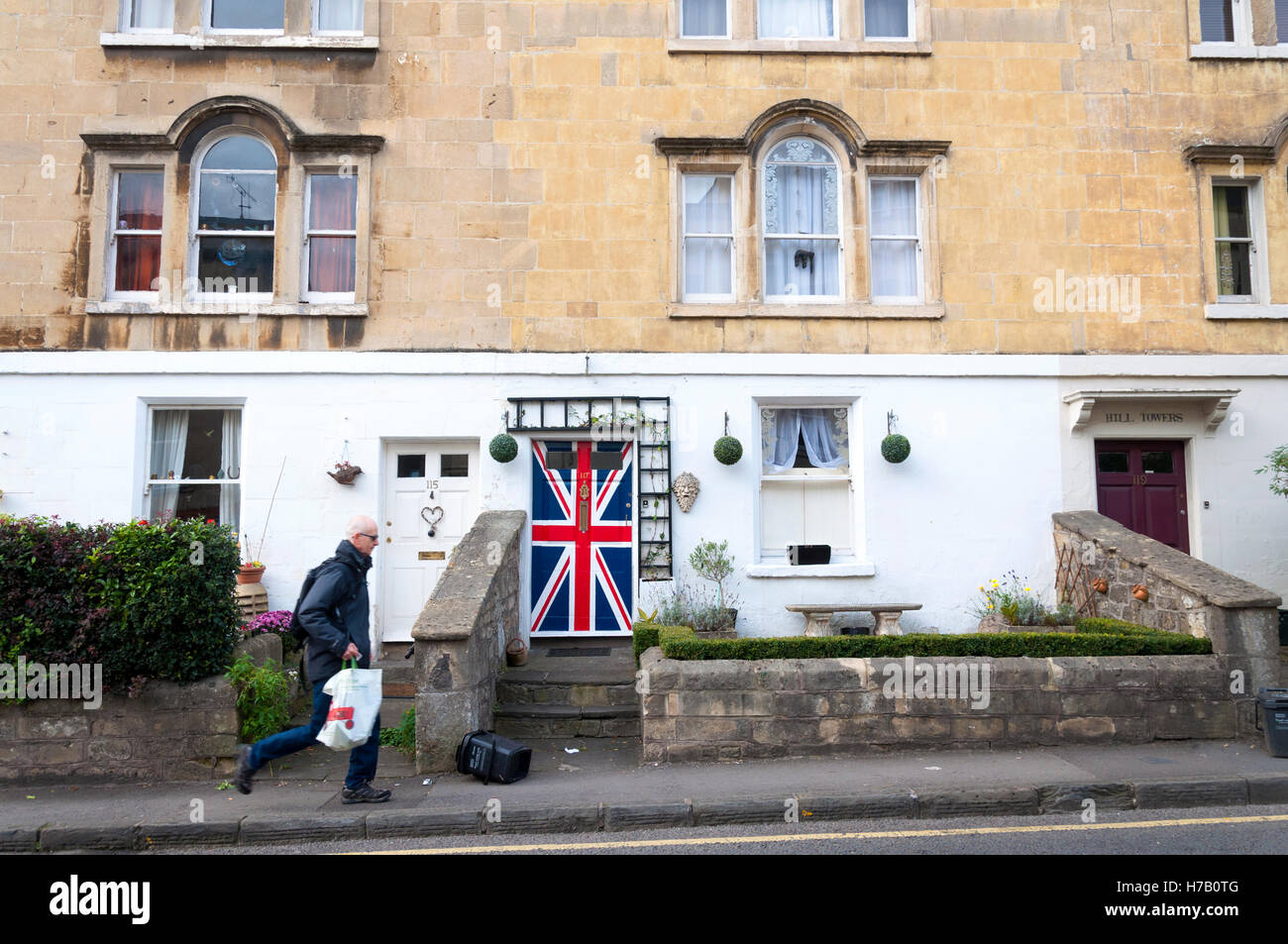 Bath, Somerset, England, Großbritannien. 3. November 2016. Eine Haustür ist bemalt mit der Union Flag als High Court Regeln über Regierung Brexit Entscheidung. Theresa erlitt Mai eine massive rechtliche "Schlag ins Gesicht" heute als Richter urteilten, dass sie ohne Erlaubnis des Parlaments Austritt auslösen kann nicht. Die dramatische Entscheidung heute Morgen vor dem High Court überliefert damit gedroht, der Premierminister Pläne für Schneiden Bindungen mit Brüssel in Aufruhr zu senden. Bildnachweis: Richard Wayman/Alamy Live-Nachrichten Stockfoto