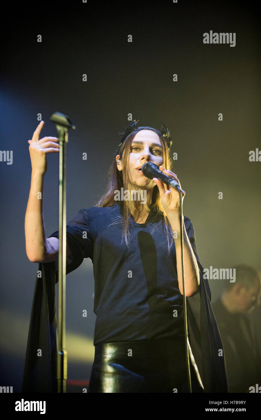 Manchester, UK. 3. Oktober 2016. PJ Harvey im Konzert. Bildnachweis: John Bentley/Alamy Live-Nachrichten Stockfoto