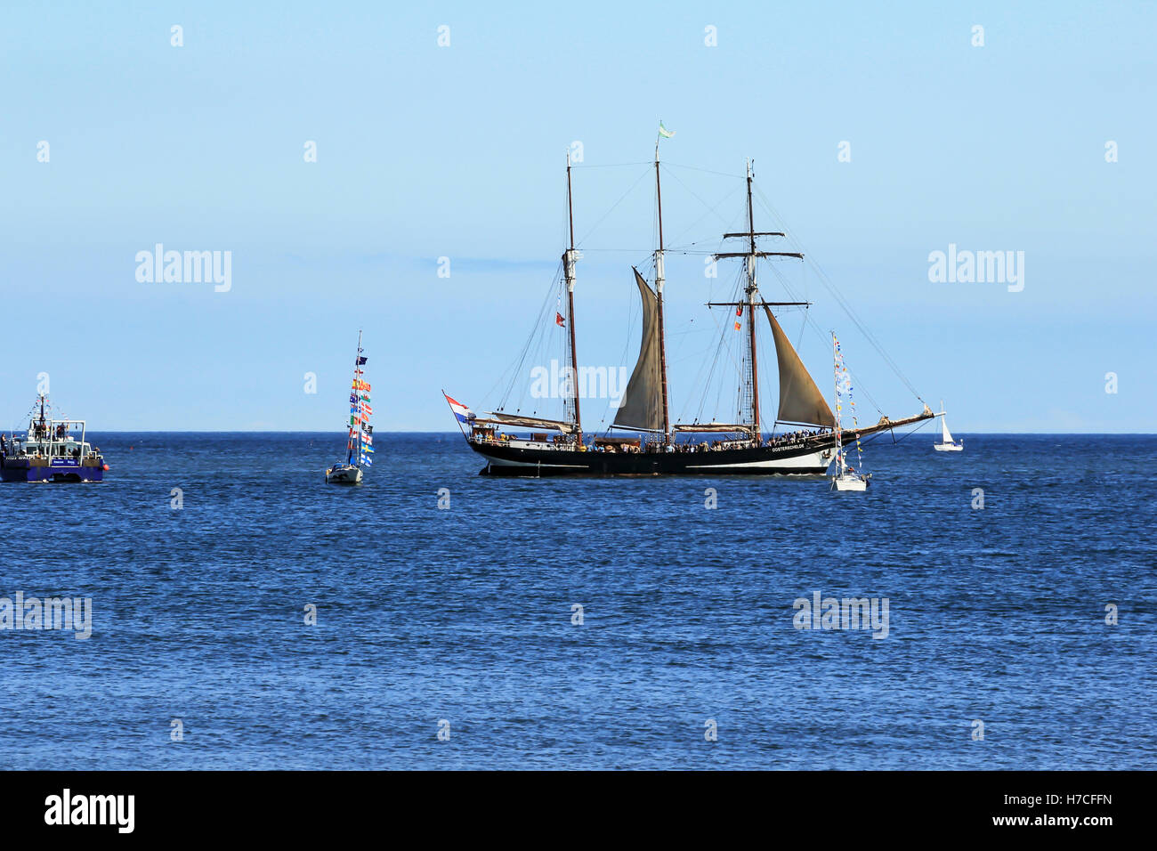 Großsegler Segeln aus Blyth Harbour in Northumberland, England auf dem Weg nach Göteborg, Schweden. Stockfoto