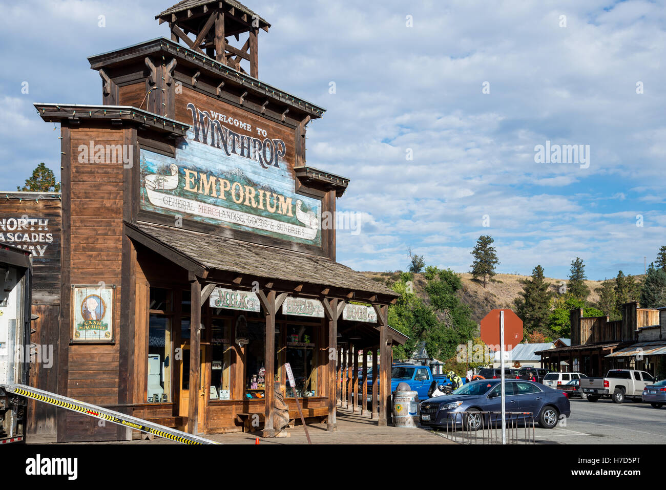 Gemischtwarenladen auf eine traditionelle Westernstadt Winthrop, Washington, USA. Stockfoto