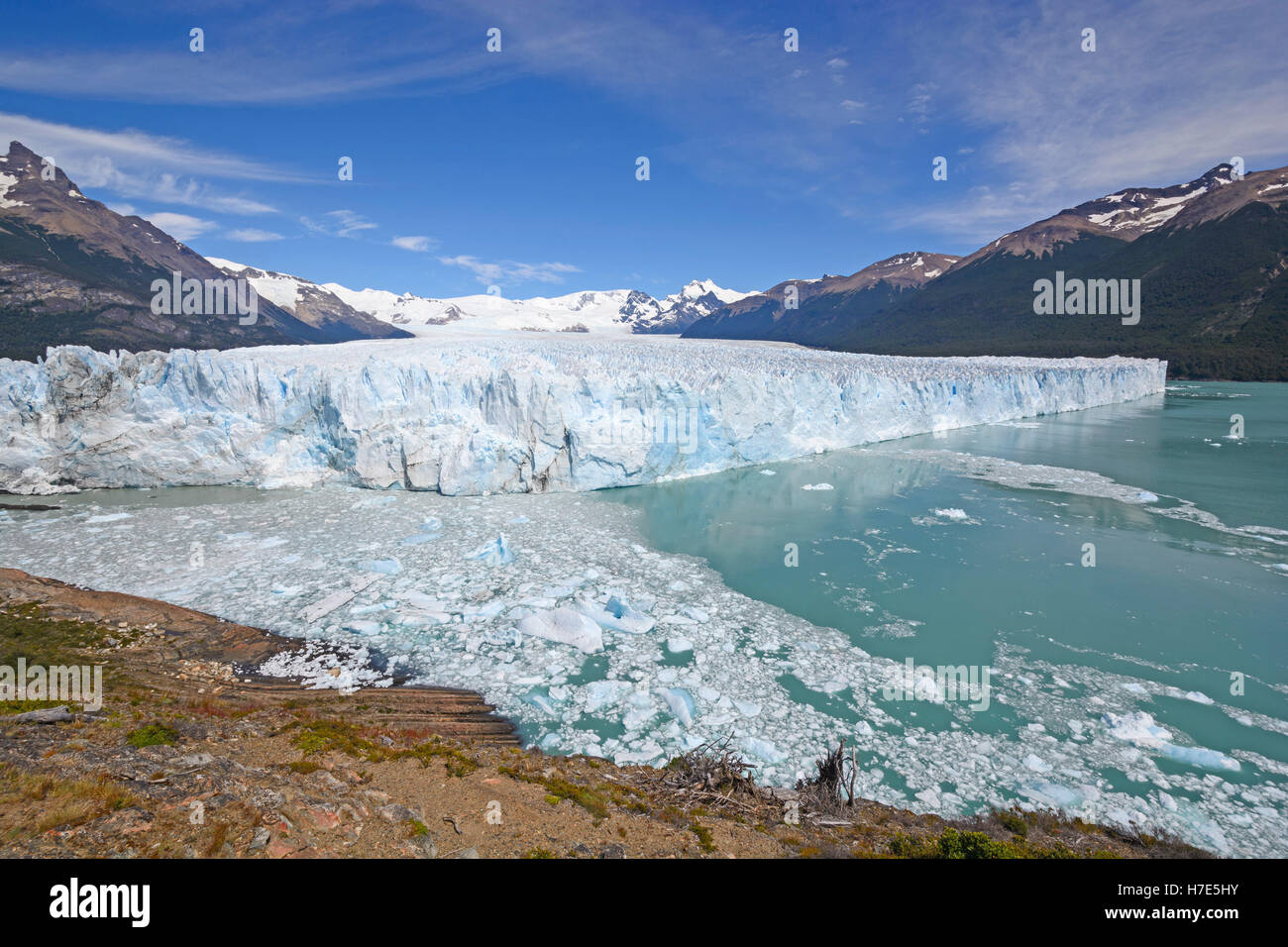 Panoramablick auf einem alpinen Gletscher Stockfoto