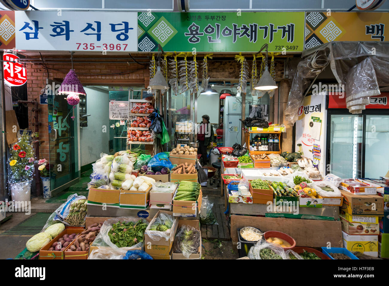 Gemüsehändler in Tongin Markt, Tongindong, Seoul, Korea Stockfoto