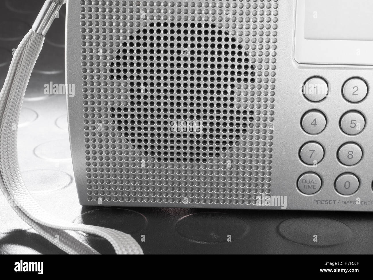 Lautsprecher auf der Vorderseite eine tragbare Kurzwellen-radio Stockfoto