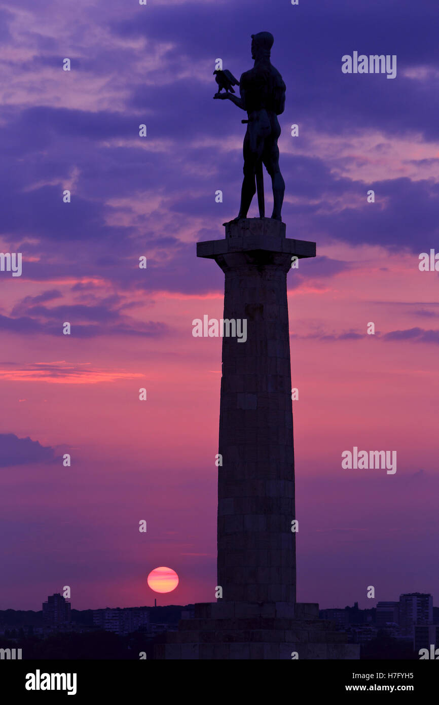 Das Pobednik (Victor)-Denkmal im Jahre 1928 von Ivan Mestrovic auf der Kalemegdan-Festung in Belgrad, Serbien Stockfoto