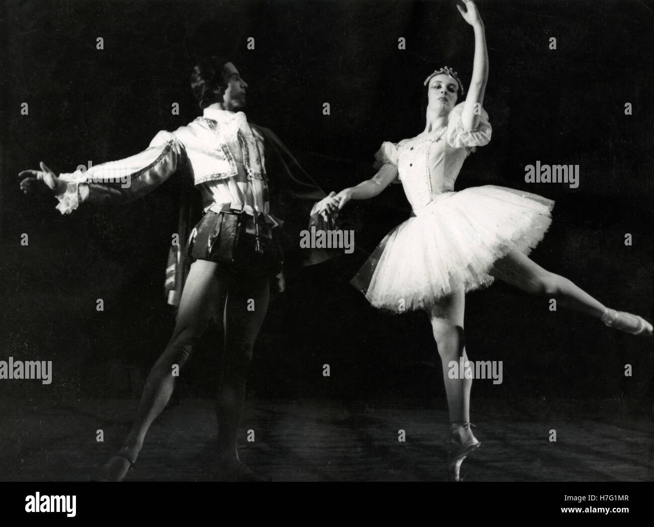 Russischen Tänzer Ludmila Toherinn und Youli Algarof in La Belle au Bois schlafend Stockfoto