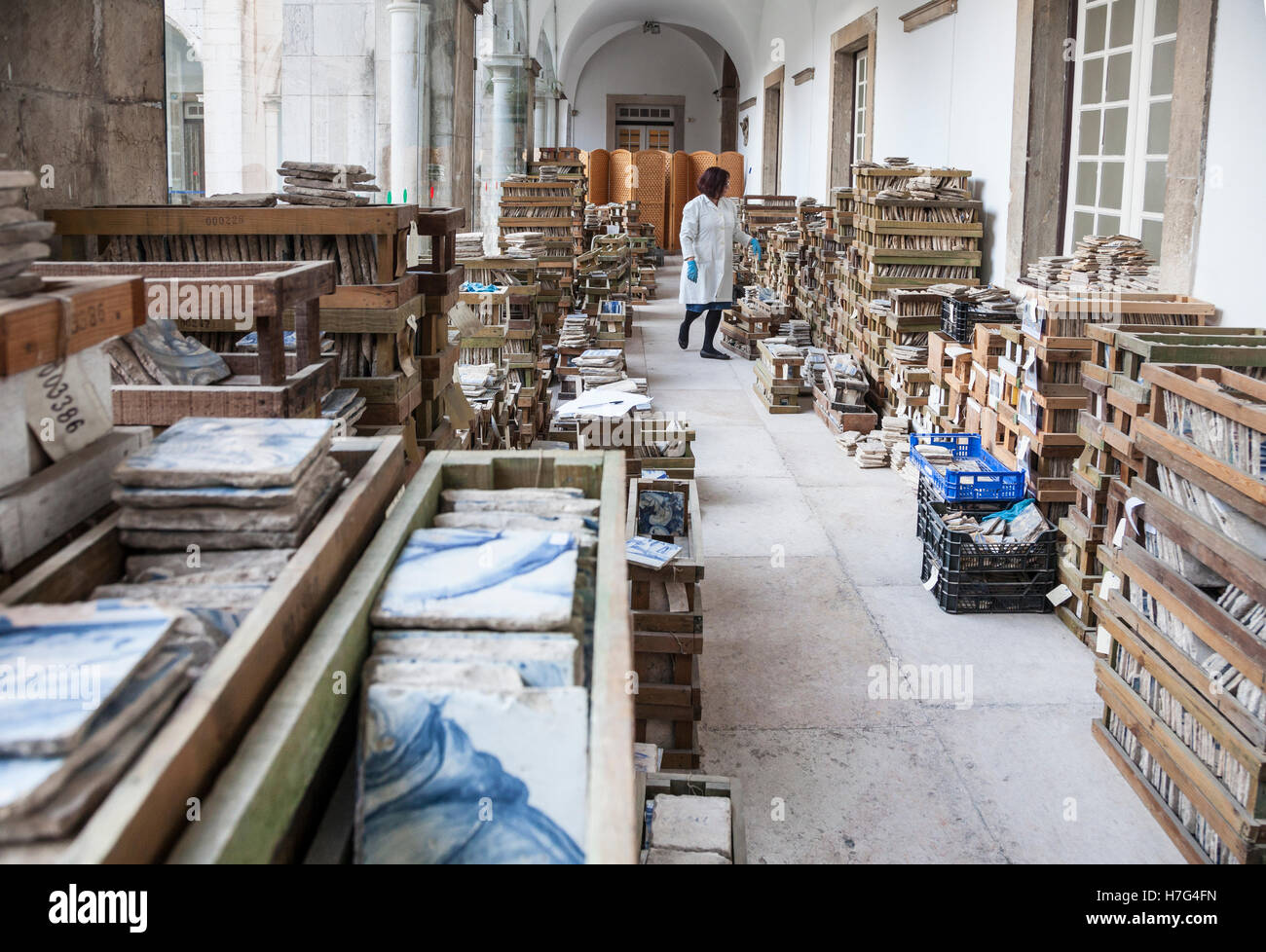 Fliesen-Restaurierung und Concervation im Museu Nacional Azulejo, National Museum Azulejo in Lissabon (Lisboa), Portugal, Europa Stockfoto