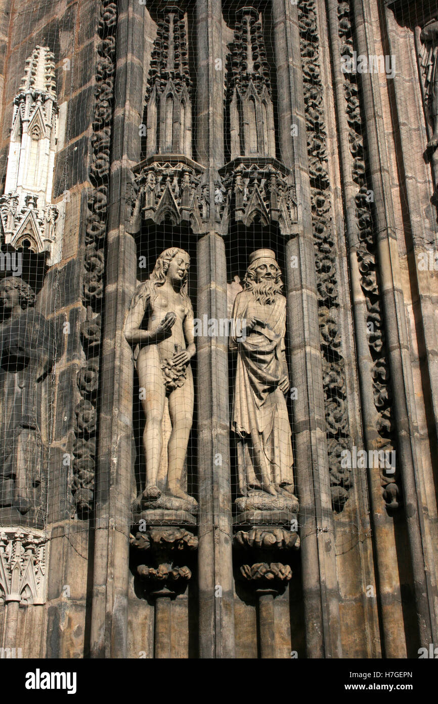 Gotische Kirche in Deutschland - Statuen-detail Stockfoto