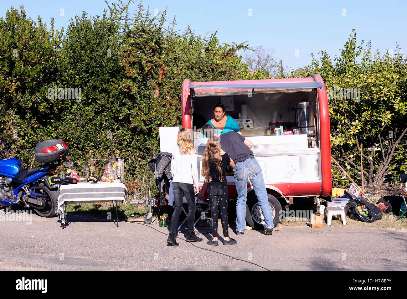 Seifenkistenrennen organisiert in das Dorf Tornac befindet sich im französischen Département Gard. Stockfoto