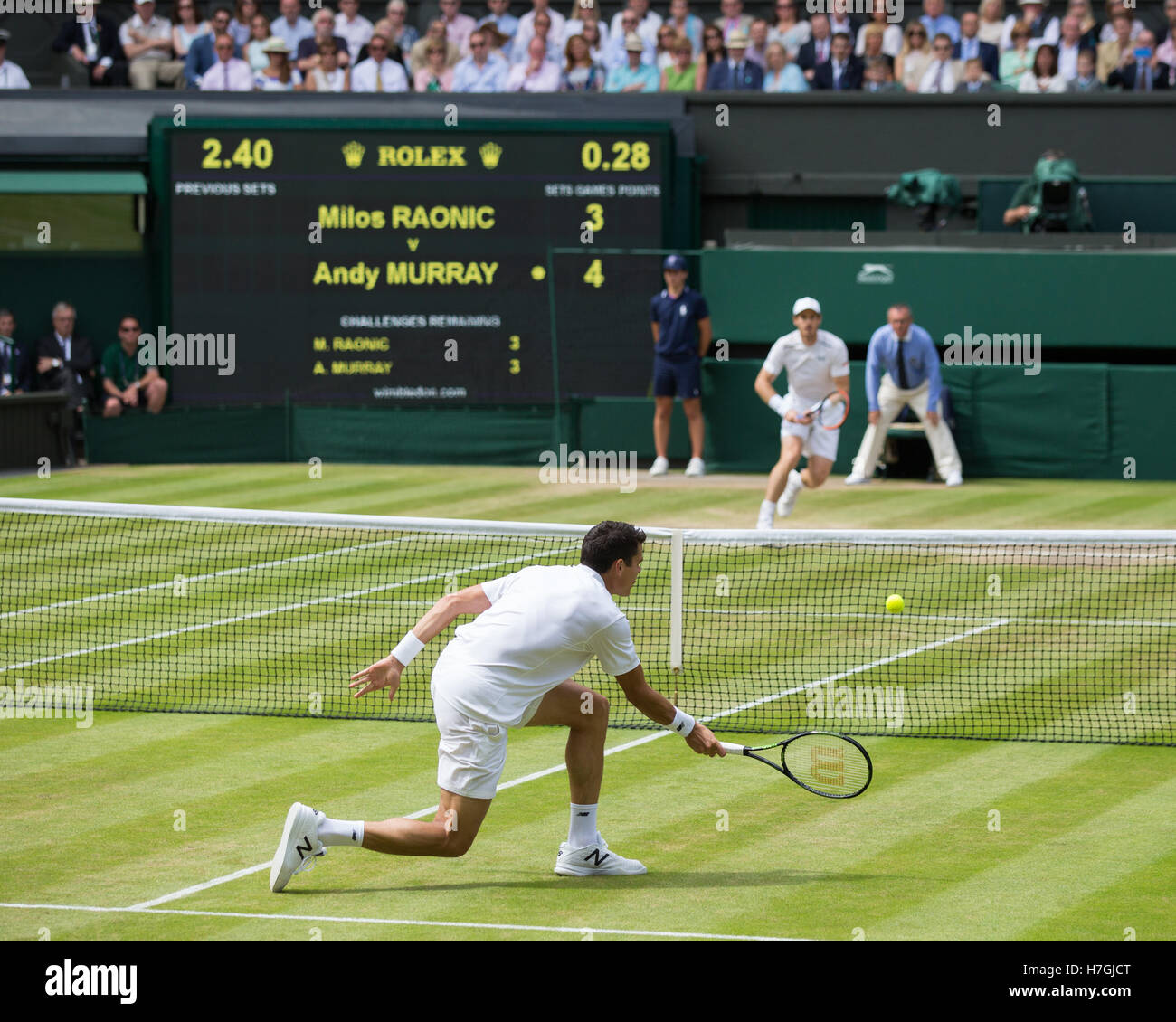Milos Raonic (CAN) vs. Andy Murray (GBR), Maßnahmen auf Wimbledon 2016 final. Stockfoto