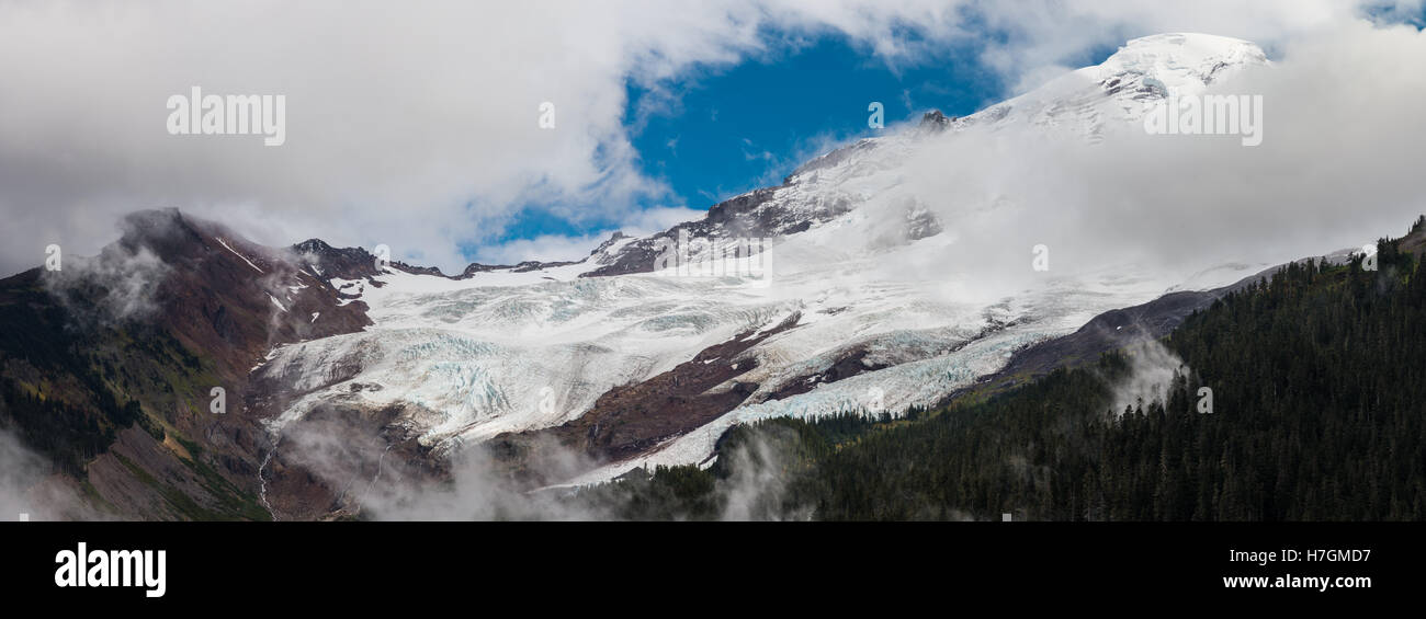 Panoramasicht auf die Coleman-Gletscher kommen aus Mount Baker, ein aktiver Vulkan in der North-Cascades-Range. Washington, USA. Stockfoto