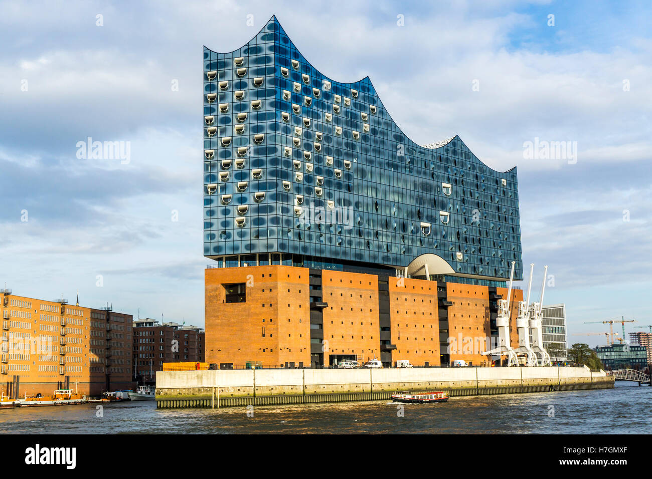Die neue Elbphilharmonie, Philharmonie, im Stadtteil Hafencity an der Elbe in Hamburg 