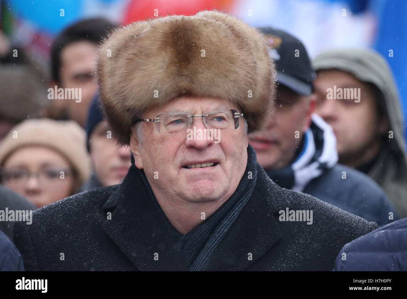 Moskau, Russland. 4. November 2016. Führer Vladimir Zhirinovsky nimmt Teil an einer Demonstration anlässlich Tag der nationalen Einheit in Twerskaja-Straße Russlands. Bildnachweis: Victor Vytolskiy/Alamy Live-Nachrichten Stockfoto