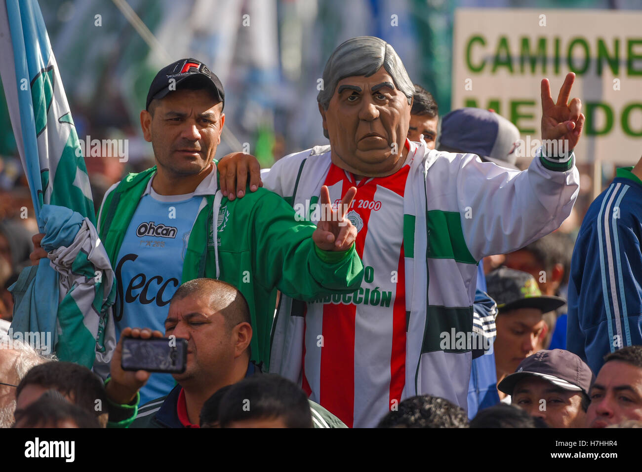 Buenos Aires, Argentinien - 29. April 2016: Gewerkschaften treffen sich in Buenos Aires, Argentinien gegen Entlassungen zu protestieren. Stockfoto